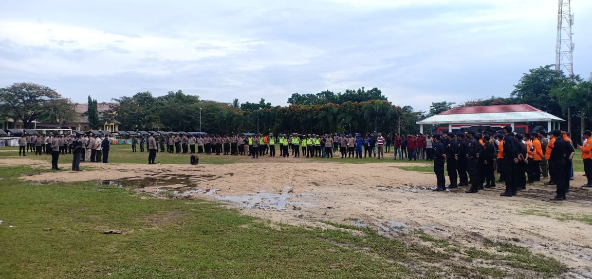 Apel gelar pasukan dalam pengamanan malam tahun baru 2022 di Bangka Barat.