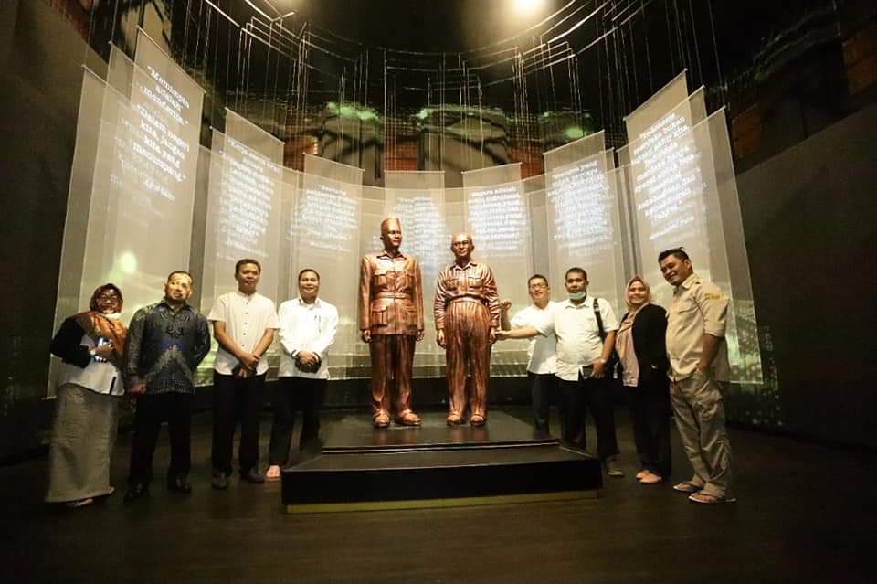 Kunjungan kerja Komisi II DPRD Babel ke gedung pesanggrahan Bangka Barat.