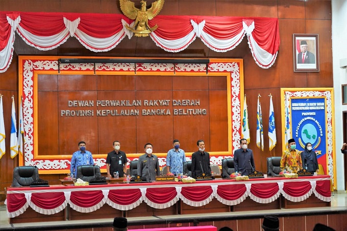 DPRD Babel saat gelar rapat paripurna perubahan AKD.