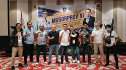 Ricky Kurniawan (Kemeja Putih-tengah) usai terpilih jadi ketua KONI Babel.