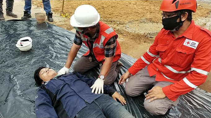 Karyawan PT Samator GAS Industri-Babel saat mengikuti peatihan yang diberikan PMI Bangka Barat.