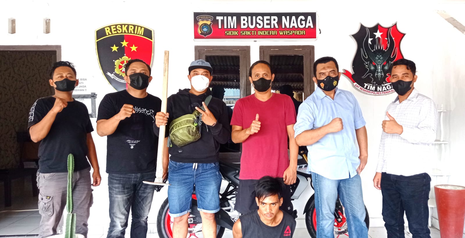 Pelaku penganiaya FB saat diamankan Satreskrim Polres Pangkalpinang.