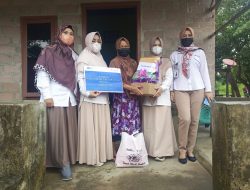 Peringati Hari Kartini, Karyawati PT Timah Datangi Guru Ngaji Perempuan di Muntok