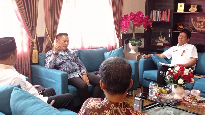 20220531 Ketua DPRD Babel saat menerima kunjungan Ka Kanwil Depag Babel.