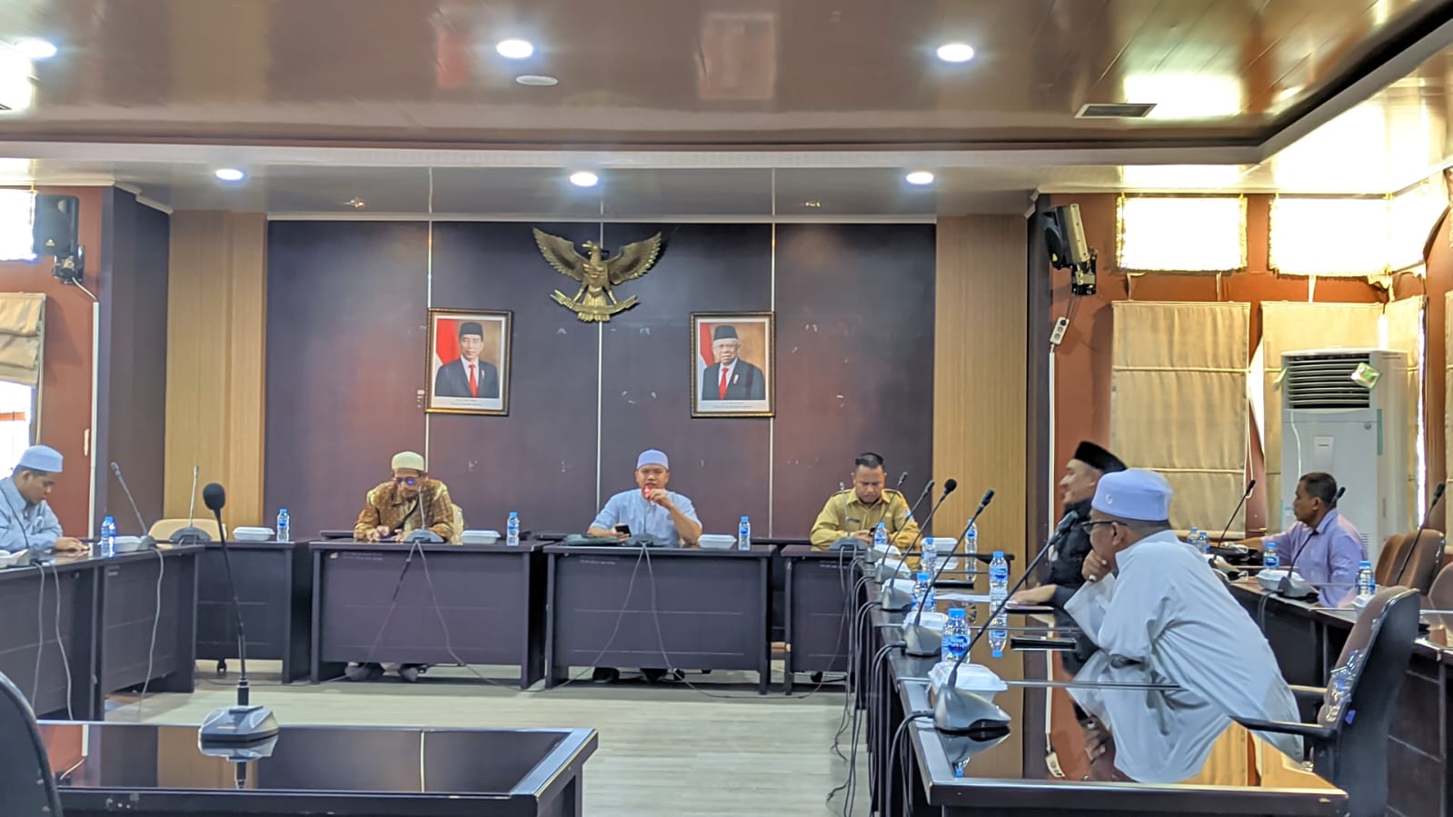 20220531 Anggota DPRD Babel terima sejumlah masyarakat untuk beraudiensi soal pendirian sekolah tinggi negeri konghucu di Bangka Tengah.