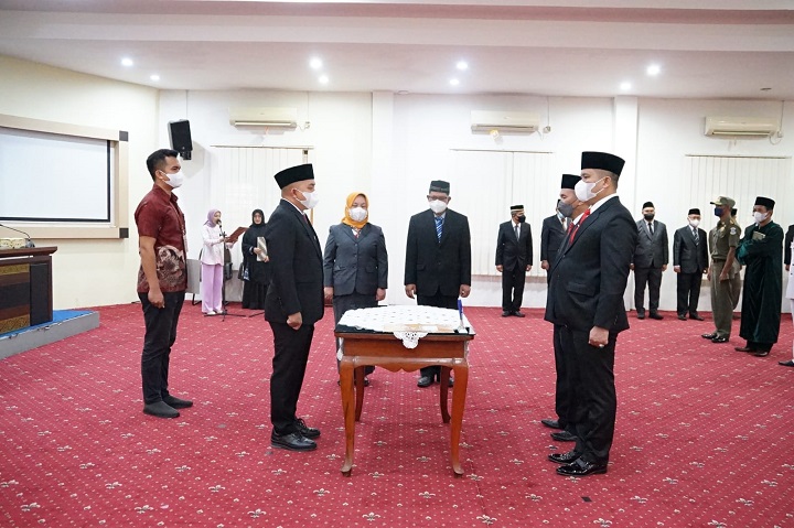 20220602 Wali Kota Pangkalpinang, Maulan Aklil saat melantik 16 ASN di lingkungan Pemkot Pangkalpinang.