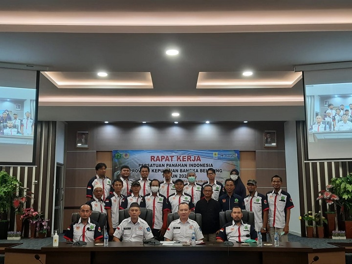 20220605 Sekum KONI Babel, Belly Tamela didampingi Ketua Bidang Organisasi, RIza Fachriansyah menghadiri raker Perpani.