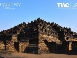 Ternyata, Tiket 750 Ribu Rupiah Hanya Untuk Turis Lokal Yang Akan Naik Candi Borobudur
