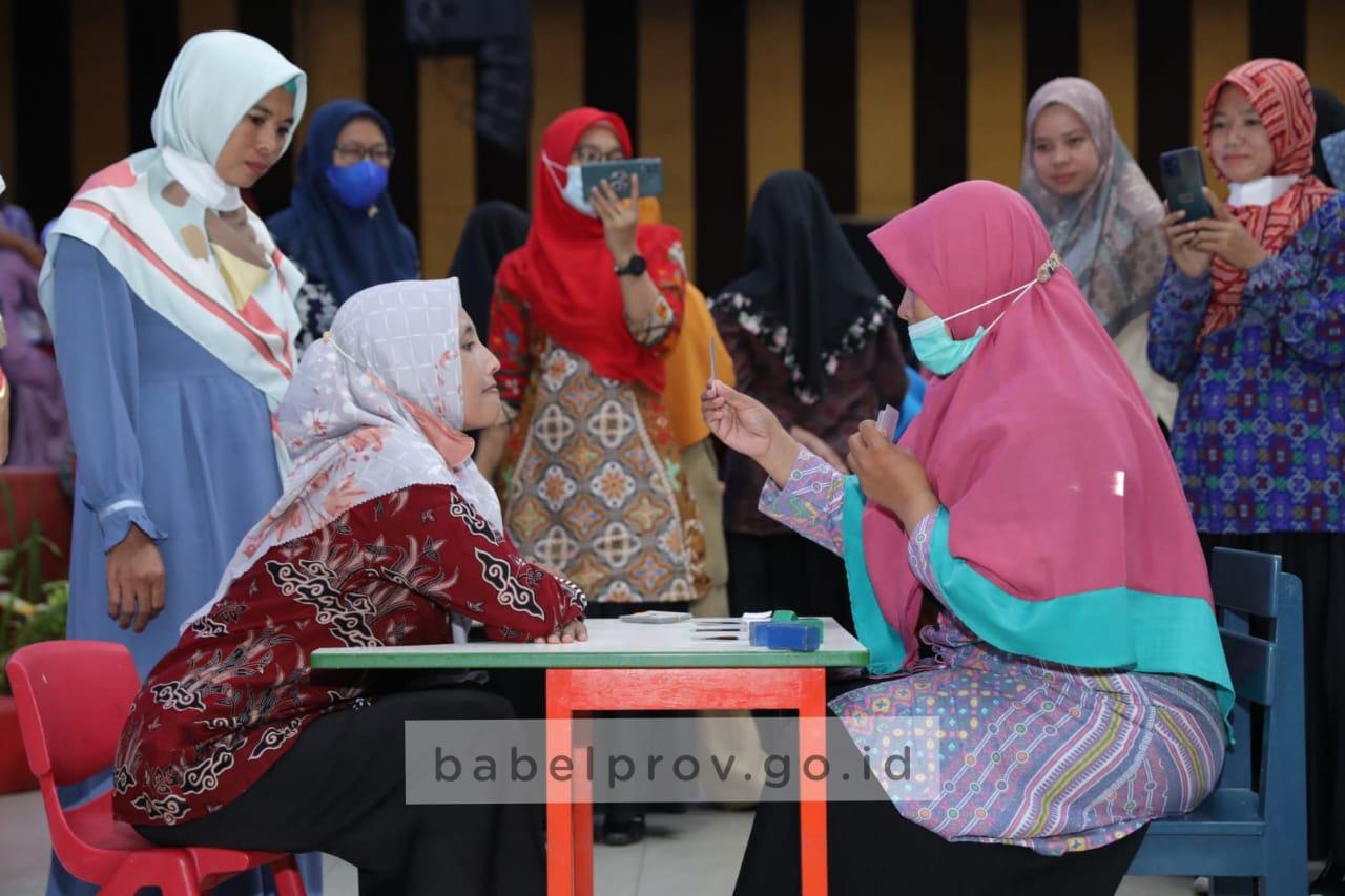 Pelatihan kepada pemberi pelayanan penanganan khususnya bagi anak-anak penyandang autisme