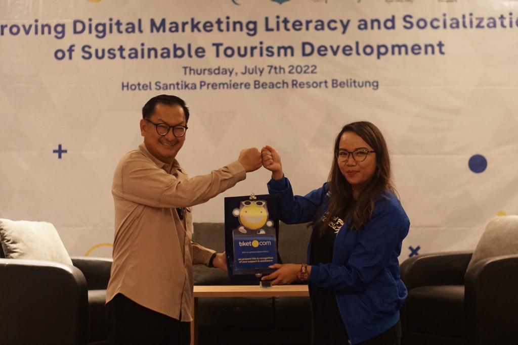 20220711 Wakil Bupati Belitung, Isyak Meirobie saat menghadiri menyelenggarakan acara Multi Stakeholder Forum bertajuk Improving Digital Marketing Literacy And Socialization Of Sustainable Tourism Development . (IST)
