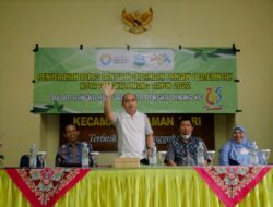 Upaya Penyesuaian Harga BBM, Wali Kota Pangkalpinang Bagikan 106 Paket Beras Kepada Warga Membutuhkan