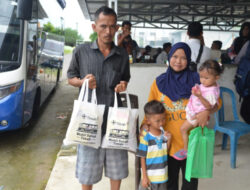 Giliran Warga Lingkungan Ake Kelurahan Sinar Jaya Terima Layanan Kesehatan Gratis di Mobil Sehat PT Timah Tbk