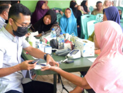 Sudah Lama Dinantikan, Mobil Sehat PT Timah Tbk Langsung Diserbu Warga Desa Baskara Bakti