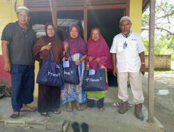 PT Timah Tbk Bagikan 200 Paket Sembako ke Warga di Bangka Barat