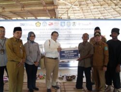 PT Timah Tbk Serahkan Bantuan Penataan TPU di Dusun Air Abik