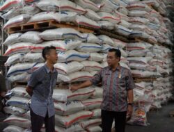 Sekda Mie Go Dan TPID Kota Pangkalpinang Kunjungi Sejumlah Distributor dan Pasar untuk Kendalikan Inflasi Menjelang Lebaran