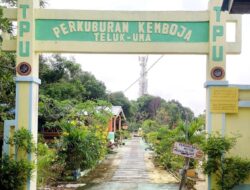 PT Timah Tbk Bantu Pembangunan Pagar Pemakaman Kamboja Teluk Uma