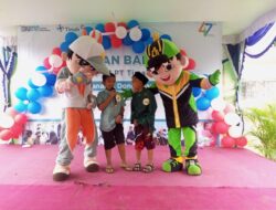 Anak-anak Dihibur Badut, Semarak Khitanan Massal PT Timah Tbk di Bangka Barat