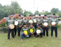 PT Timah Tbk Berikan Bantuan Kepada Kelompok Hadrah Desa Padang