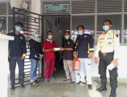 Edukasi Bahaya Kabut Asap di Muntok, PT Timah Tbk Bagikan Masker ke Sekolah dan Penguna Jalan 