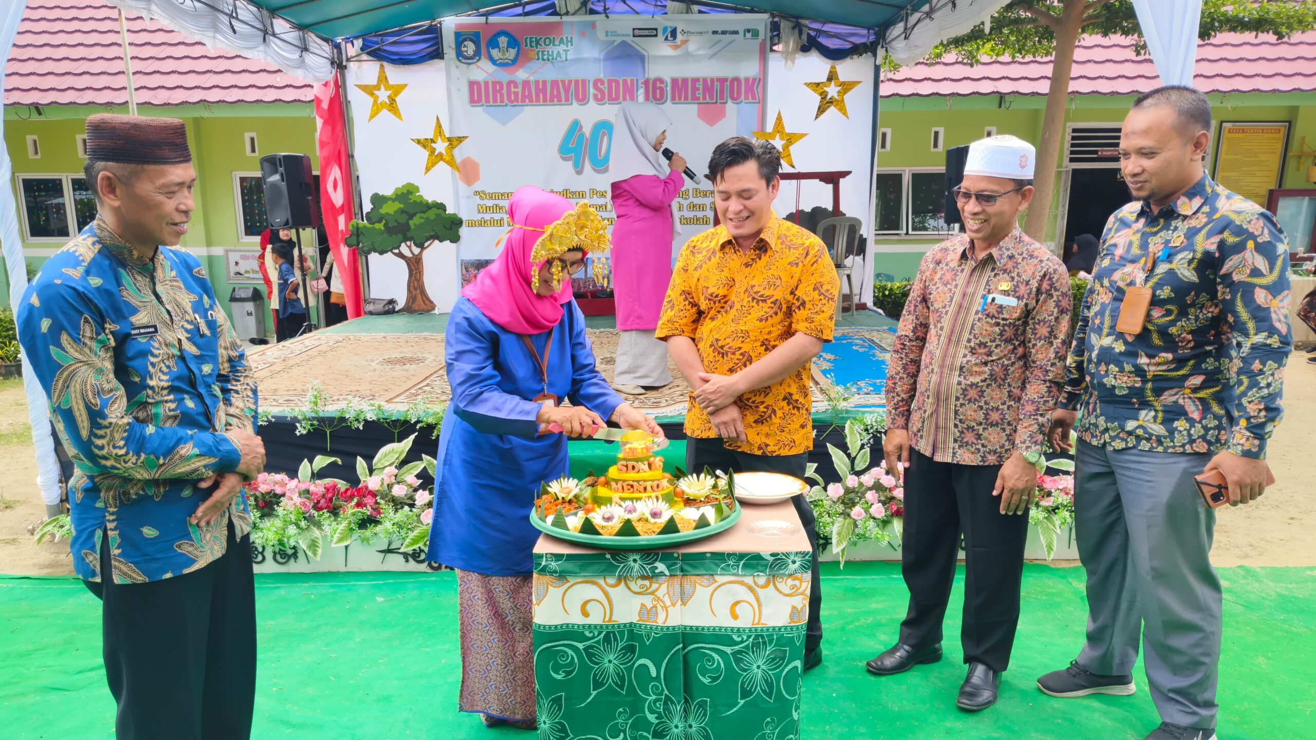 Wakil Bupati Bangka Barat, Bong Ming Ming hadiri perayaan HUT ke-40 SDN 16 Mentok, Kamis (30/11/2023). (Dok : Diskominfo Babar).