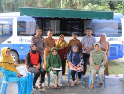 Mobil Sehat PT Timah Datangi Langsung Warga yang Kesulitan Jangkau Akses Kesehatan, Kali Ini Masuk Desa Teluk Radang