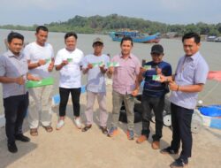 Bantuan Jaminan Sosial BPJS Ketenagakerjaan Gratis dari PT Timah Tbk untuk Puluhan Nelayan di Kundur