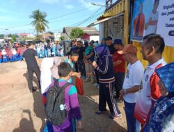 Pj Walikota Pangkalpinang Ikut Berbaur Gotong Royong Bersama Masyarakat di Kelurahan Opas Indah