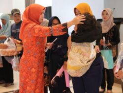 Ratusan Duafa Terima Bantuan Sembako dan Pakaian Layak Pakai, Bakti Sosial dari BKOW Babel untuk Masyarakat