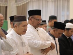 Pj Gubernur Safrizal Ajak Perangkat Daerah Tarawih Bersama, Berharap Dapat Konsisten Jalani Ibadah di Bulan Ramadhan