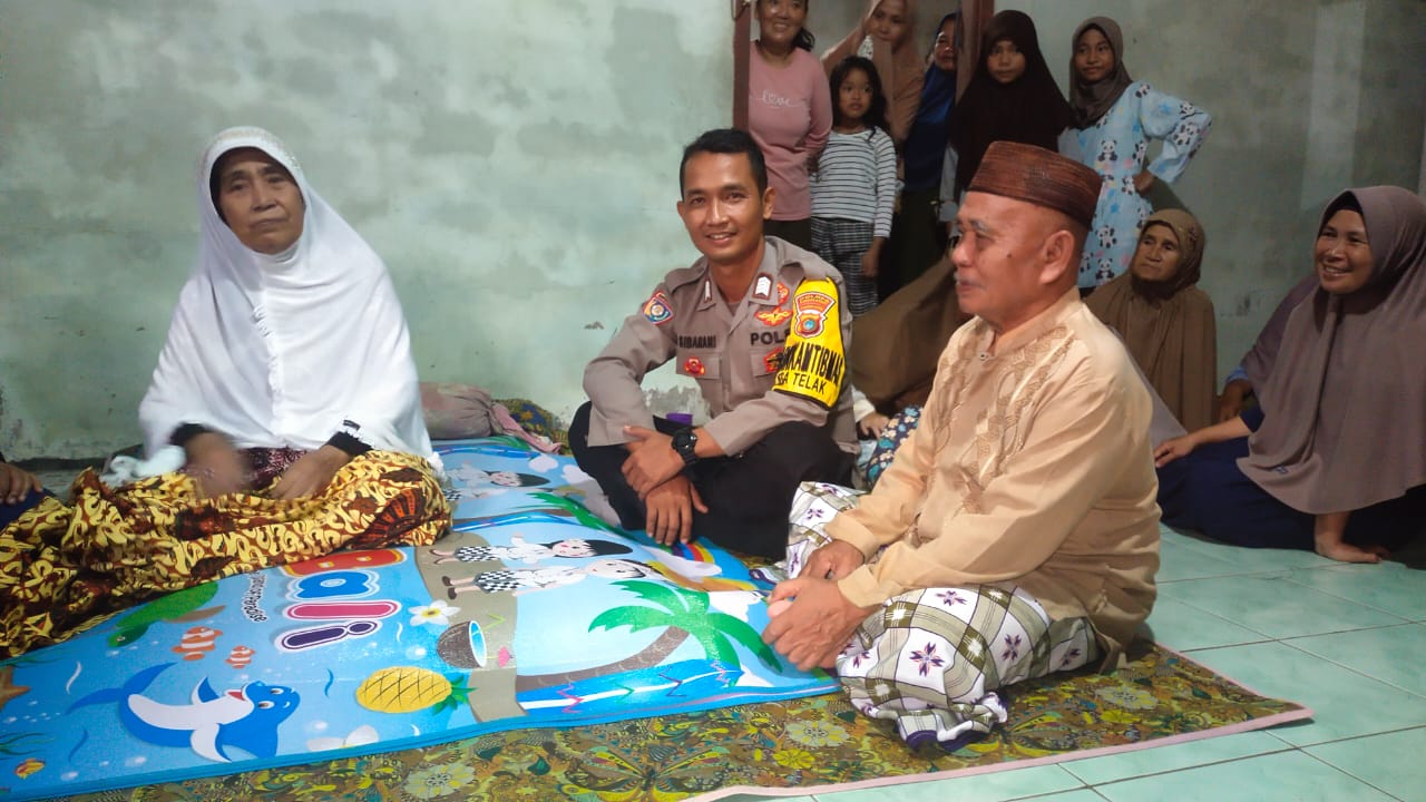 Foto : Sailani (68) Warga Desa Telak, Kecamatan Parittiga, Bangka Barat berhasil ditemukan dalam keadaan selamat, pada Rabu (20/3/2024) siang. Nenek ini dikabarkan hilang sejak, Senin (18/3/2024) lalu. (Humas Polsek Parittiga)