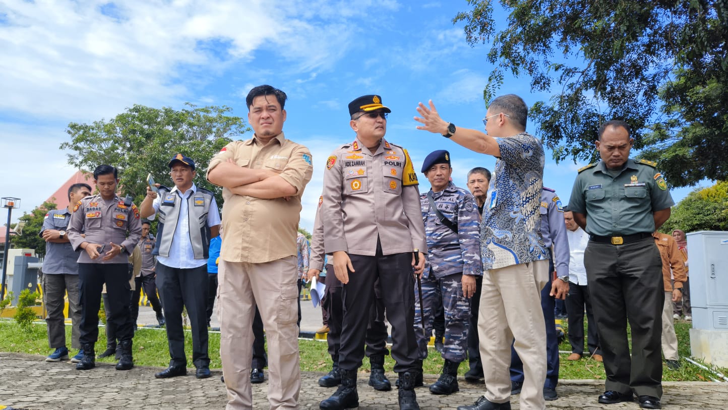 FOTO : Pemerintah Kabupaten Bangka Barat, tinjau Pelabuhan Tanjung Kalian, Mentok. Dok/ Diskominfo Babar