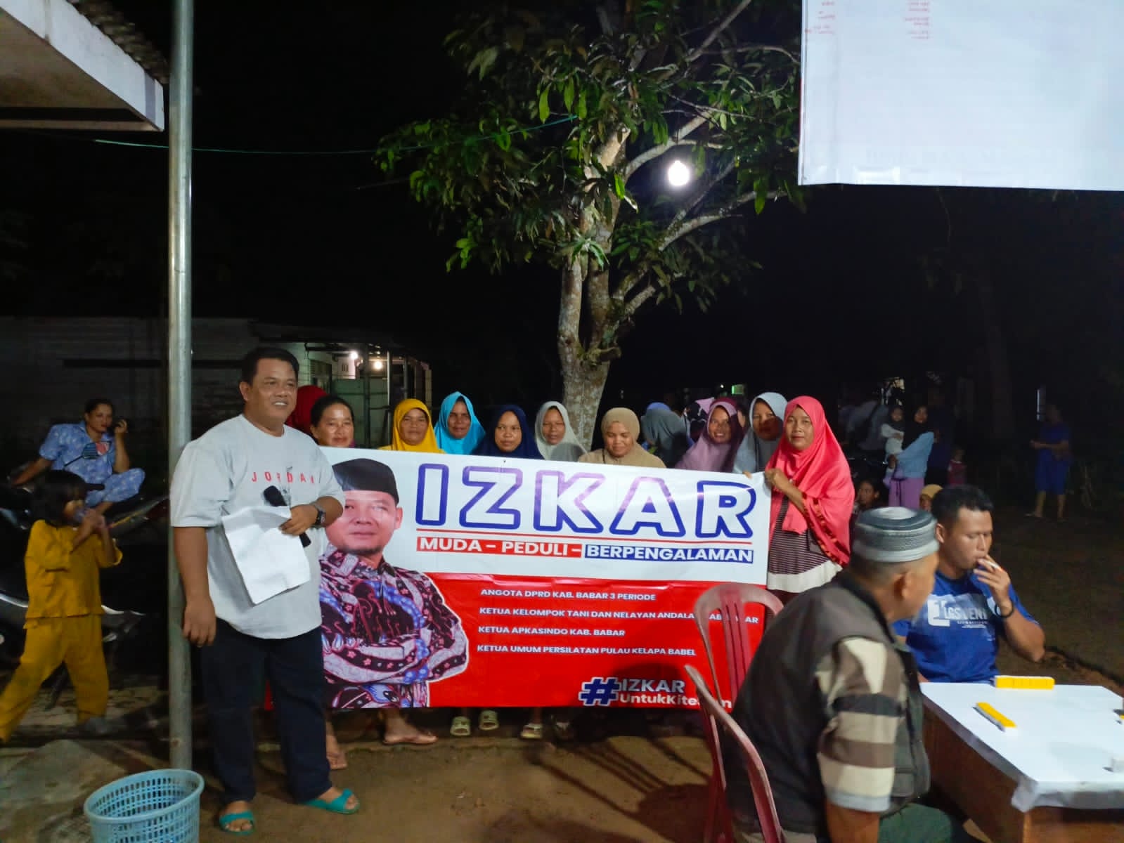 Foto: Turnamen Gaple Ayak Izkar For Bangka Barat 2024 berlangsung di Desa Sinar Surya, Kecamatan Tempilang, Sabtu (11/5/2024) malam. Diikuti 60 pasang peserta atau 120 orang yang berlaga.