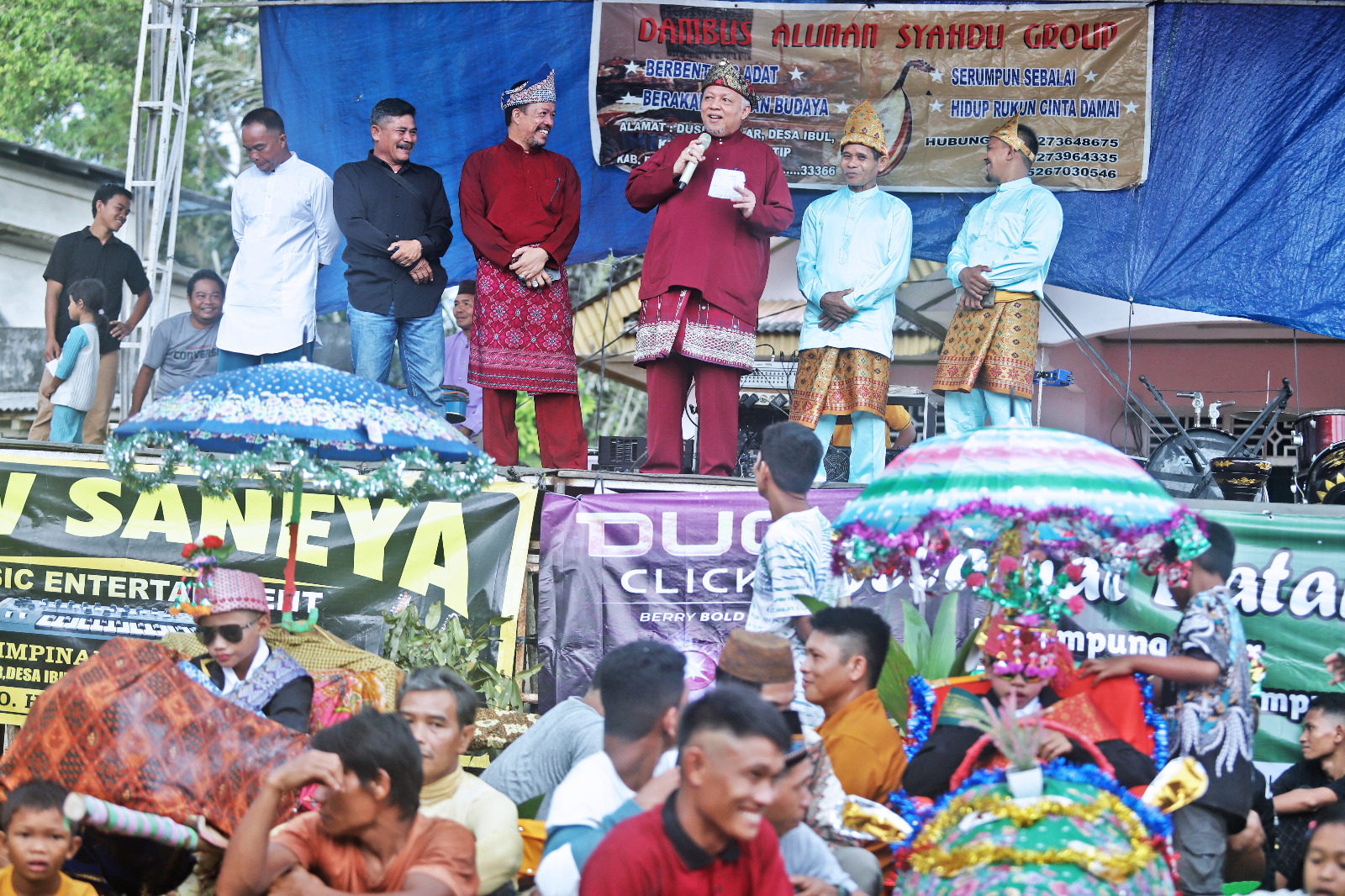 Foto : Bupati Bangka Barat Sukirman saat menghadiri pesta adat Dusun Belar, Desa Ibul, Simpang Teritip, Bangka Barat, Minggu (12/5/2024).