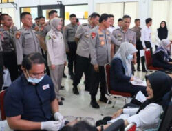 Kapolda Babel Irjen Pol Tornagogo dan Seluruh Personel Polda Babel Ikuti Bakti Kesehatan Donor Darah