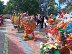 Pj Wali Kota Pangkalpinang Saksikan Parade Fan Ngin Thong Ngin Jit Jong di Pantai Pasir Padi