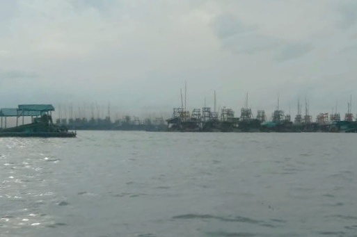 Foto: Aktivitas tambang timah inkonvensional di perairan Belembang, Desa Bakit, Kecamatan Parittiga, Kabupaten Bangka Barat. (Babelhits.com)