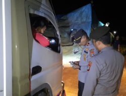 Cegah Barang Ilegal Masuk Bangka, Polisi Tilang 4 Kendaraan di Pelabuhan Tanjung Kalian Mentok