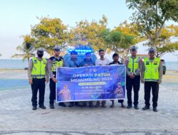 Sat Lantas Polres Bangka Barat Sambangi Masyarakat, Bagikan Brosur serta Beri Imbauan Tertib Berlalu Lintas