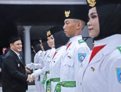 Wakil Bupati Babar Kukuhkan 66 Anggota Paskibraka, Ini Pesan Bong Ming Ming