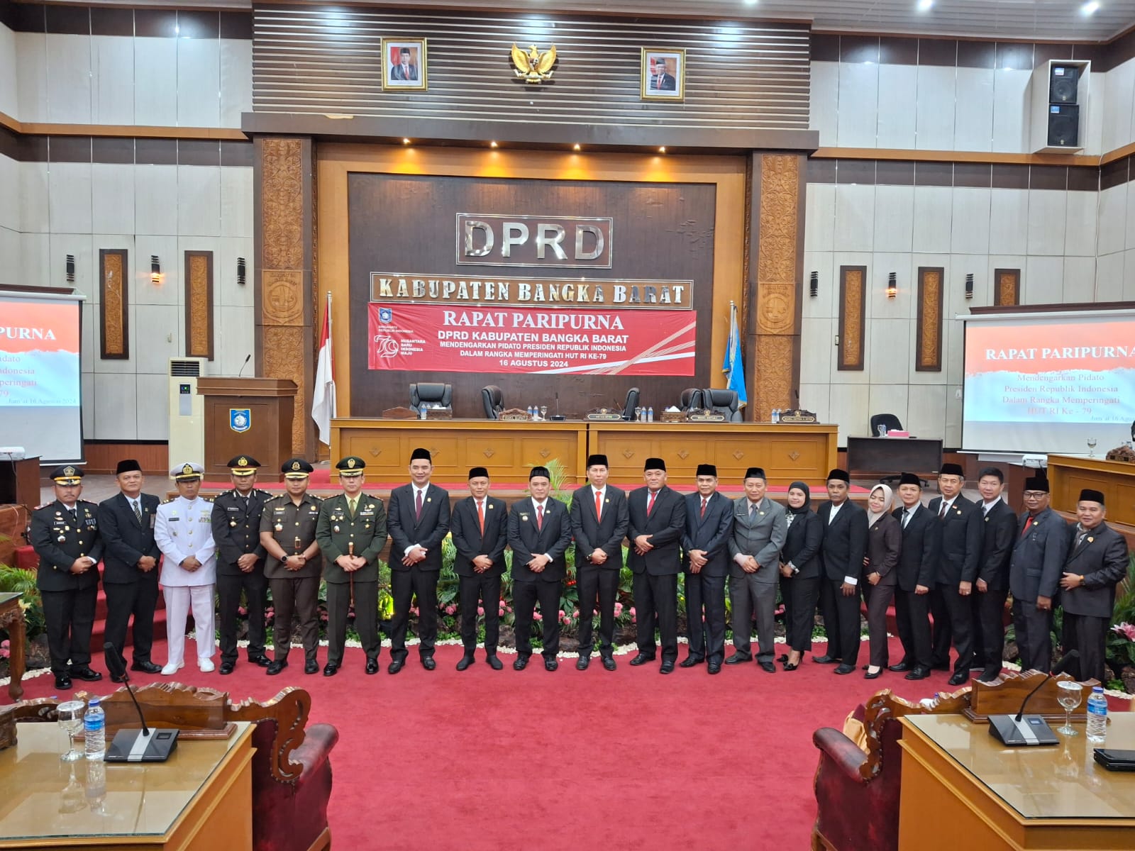 Foto : DPRD Bangka Barat gelar rapat paripurna dengan agenda mendengarkan pidato kenegaraan dari Presiden Republik Indonesia, di peringatan Hari Ulang Tahun Republik Indonesia ke-79, di Gedung Mahligai Betason II, Jumat (16/8/2024).