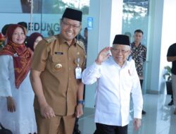 Momen Pj Gubernur Babel Sugito Sambut Wapres Ma’ruf Amin saat Tiba di Pangkalpinang