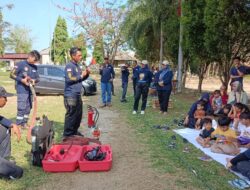 Pentingnya Edukasi Bahaya Api sejak Dini, Tim Damkar PT Timah Bersama Alinea Kenalkan Cara Padamkan Kebakaran ke Anak-anak