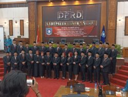 30 Anggota DPRD Babar Periode 2024-2029 Resmi Dilantik, Ketua Sementara Badri Syamsu : Siap Bangun Daerah