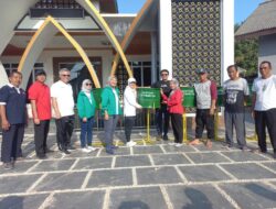 PT Timah Serahkan Puluhan Tong Sampah untuk Warga Teluk Rubiah, Dukung Sarana dan Prasarana Kebersihan bagi Masyarakat