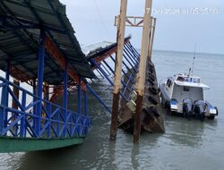 Dermaga Kapal Cepat Roboh di Pelabuhan Tanjung Kalian, Mentok