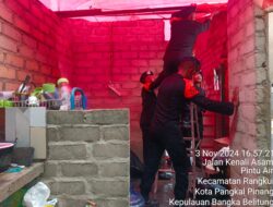 Tanggap Cepat Brimob Evakuasi Warga yang Terdampak Puting Beliung di Pangkalpinang