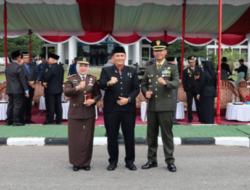 Pj Walkot Pangkalpinang Hadiri Upacara dan Ziarah Momen Hari Pahlawan, Keluarga Veteran Turut Dilibatkan