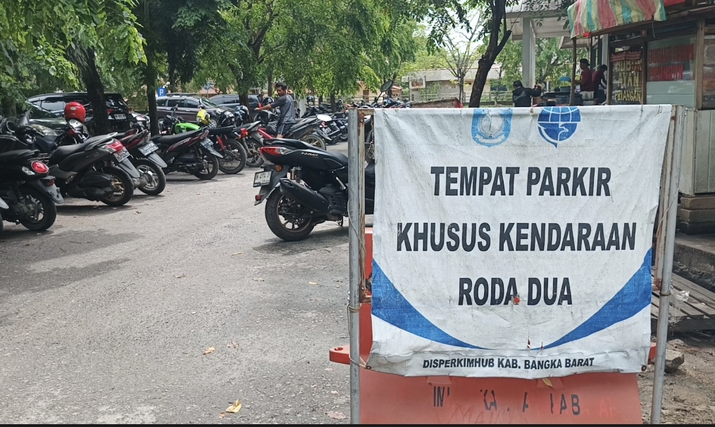 Parkir Pasar Tradisional Mentok.