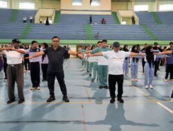 Momen Menteri Pendidikan Kompak Ikut Senam Anak Sehat Indonesia Bersama Pelajar